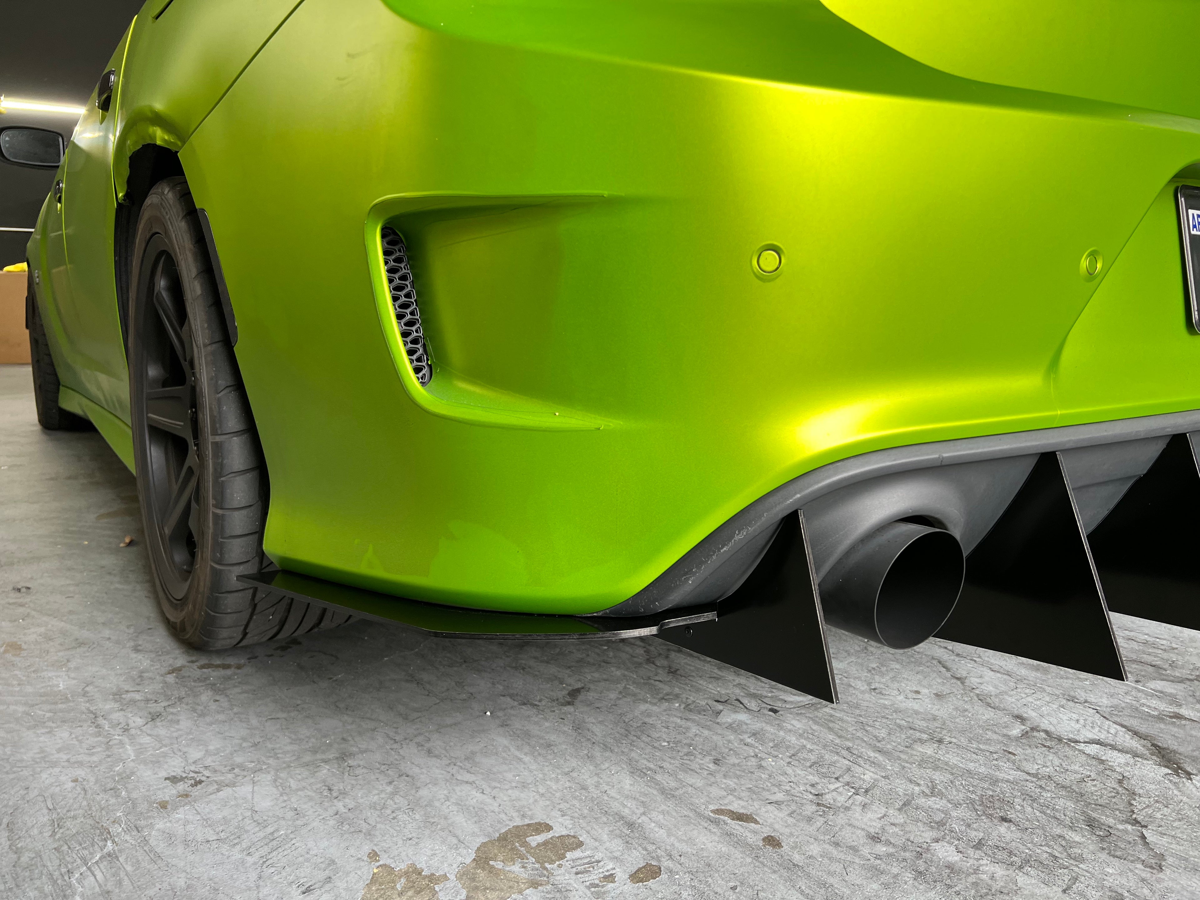 Dodge Charger V2 Slant Out Design Diffuser