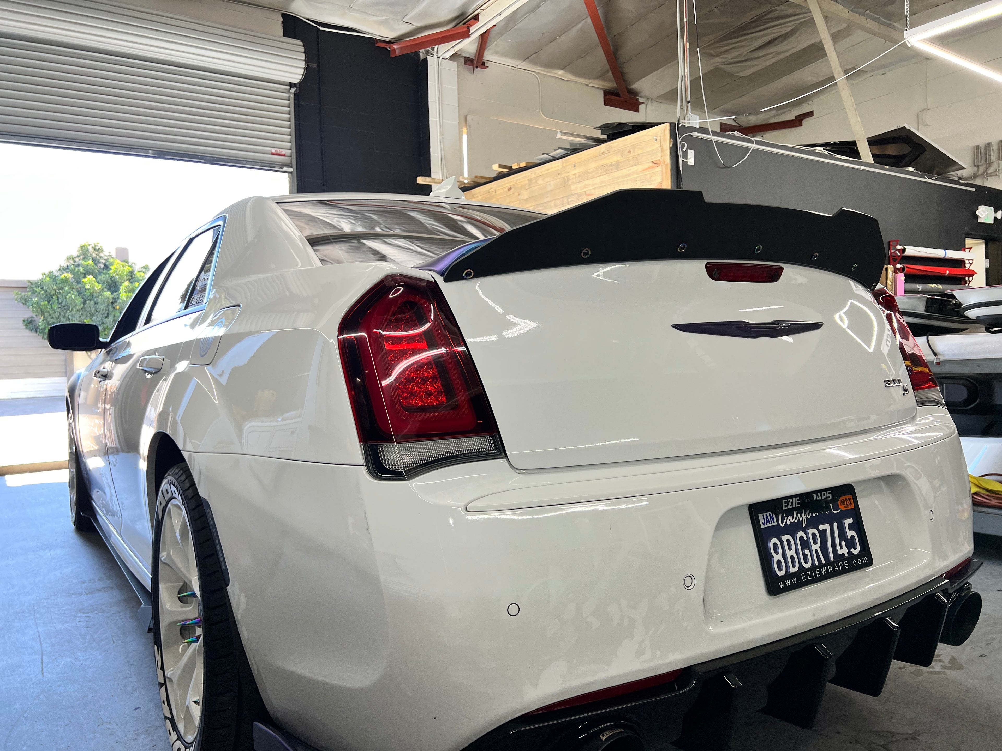 2011 - 2023 Chrysler 300 SRT: Duckbill Design Wickerbill