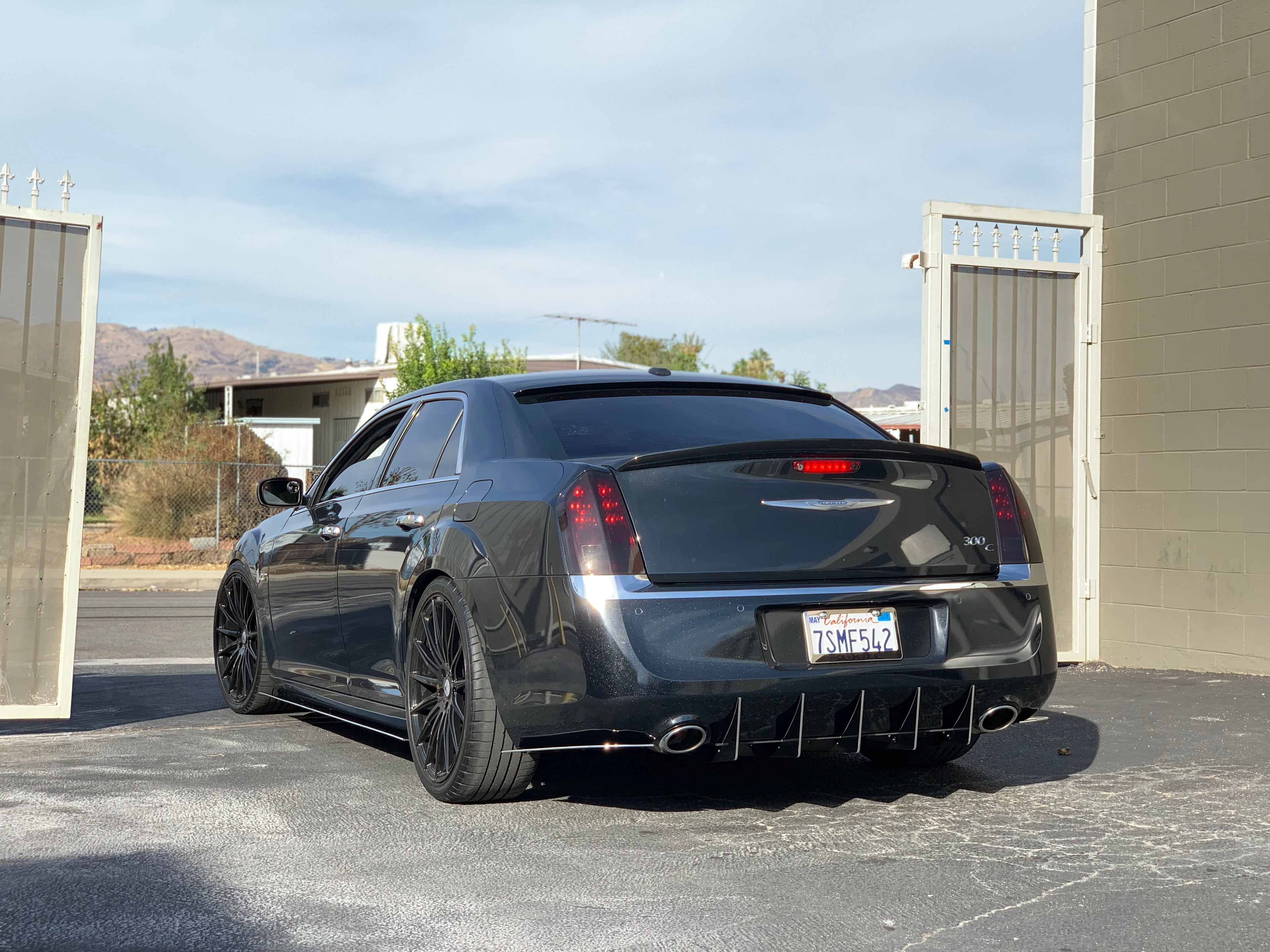 2010 - 2023 Chrysler 300: Straight Style Side Skirts